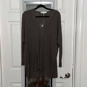 Oversized, lightweight, green sweater